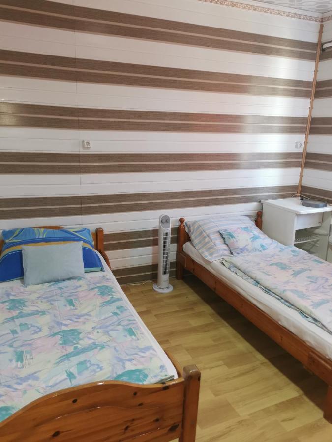 Edit Vendégház Tiszaújváros Quarto foto