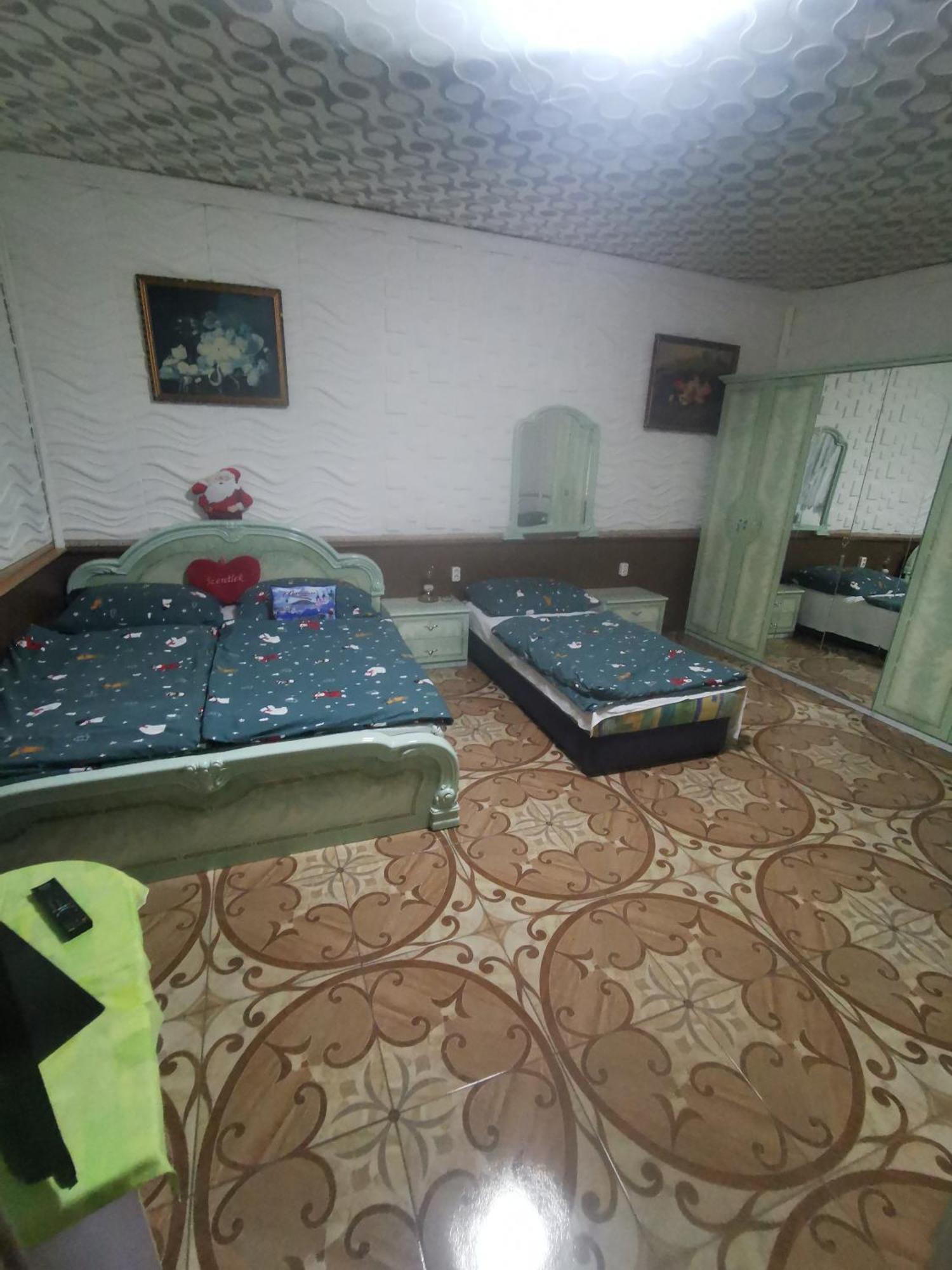 Edit Vendégház Tiszaújváros Quarto foto