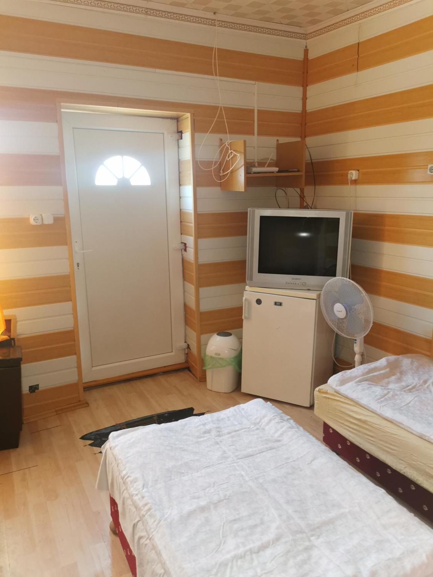 Edit Vendégház Tiszaújváros Quarto foto
